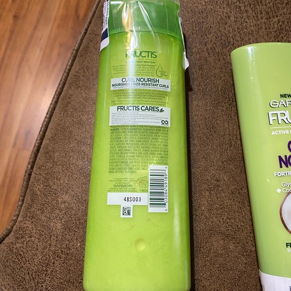 Garner Fructis Curl Nourish Fortifying Shampoo and Conditioner (New) - Picture 7 of 10